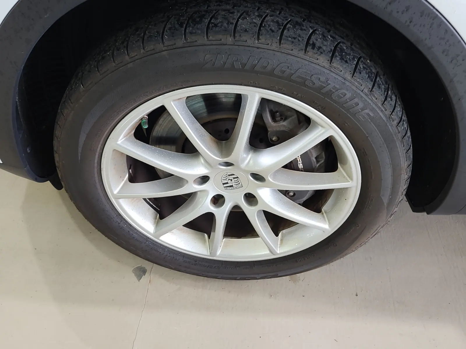Front driver wheel/tire photo