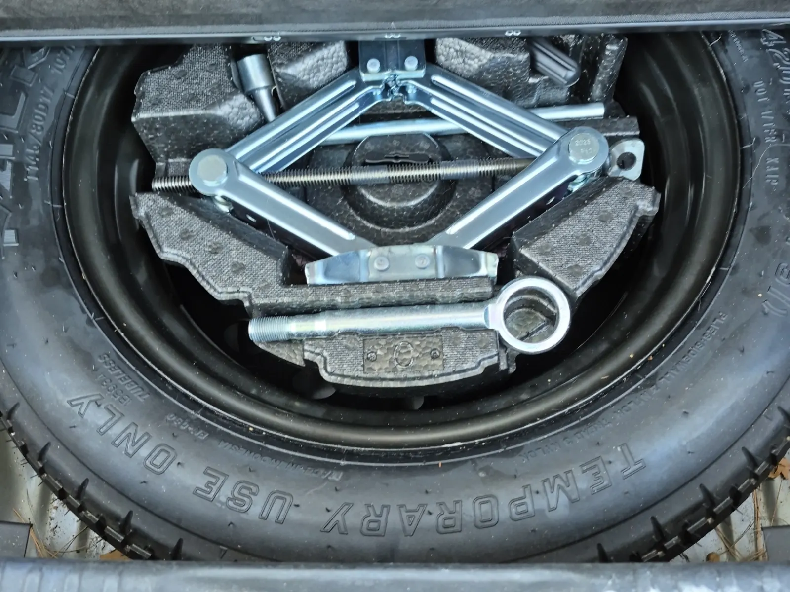 Spare Tire & Wheel Photo
