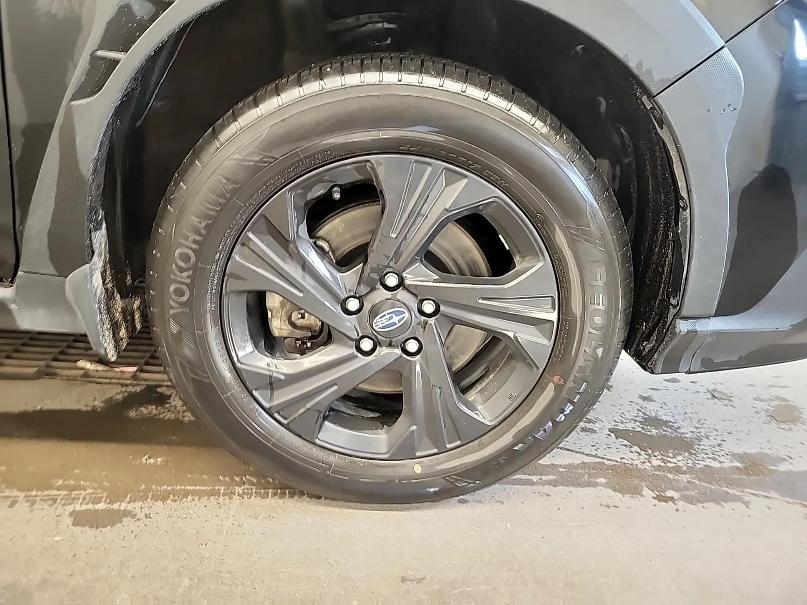 Right Front Wheel/Tire Photo