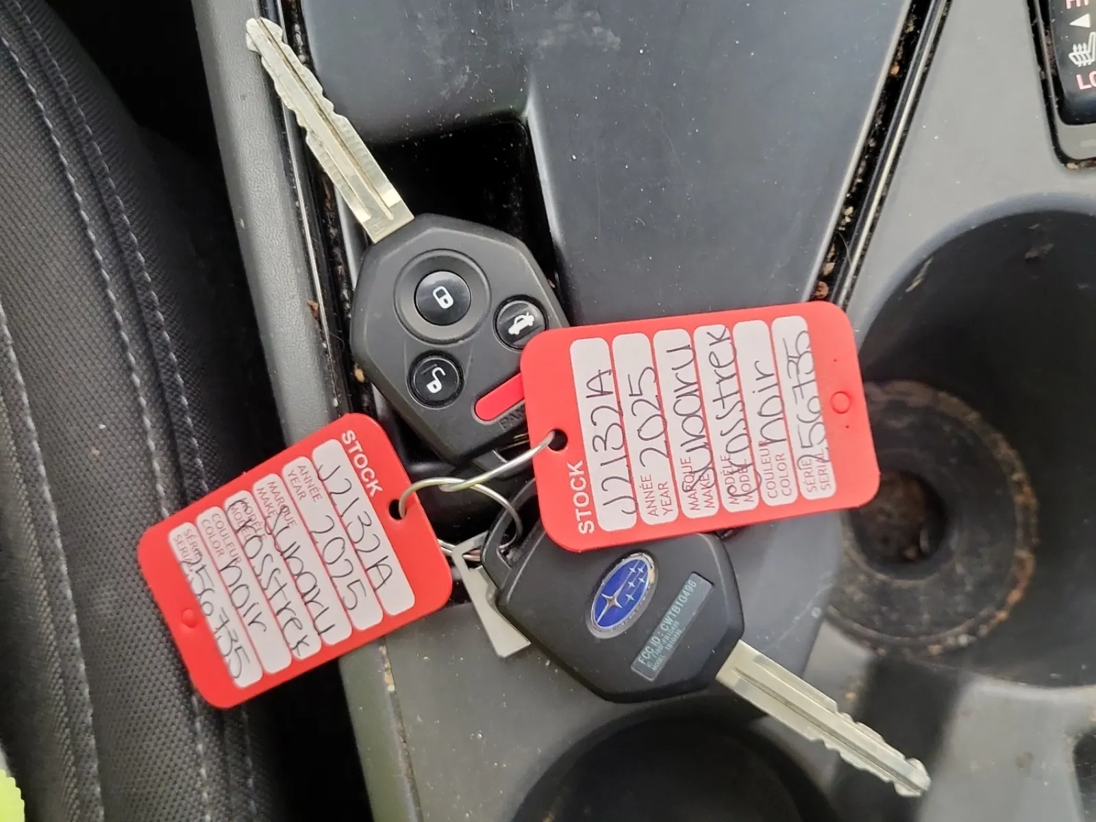Keys/Fobs/Manual Photo