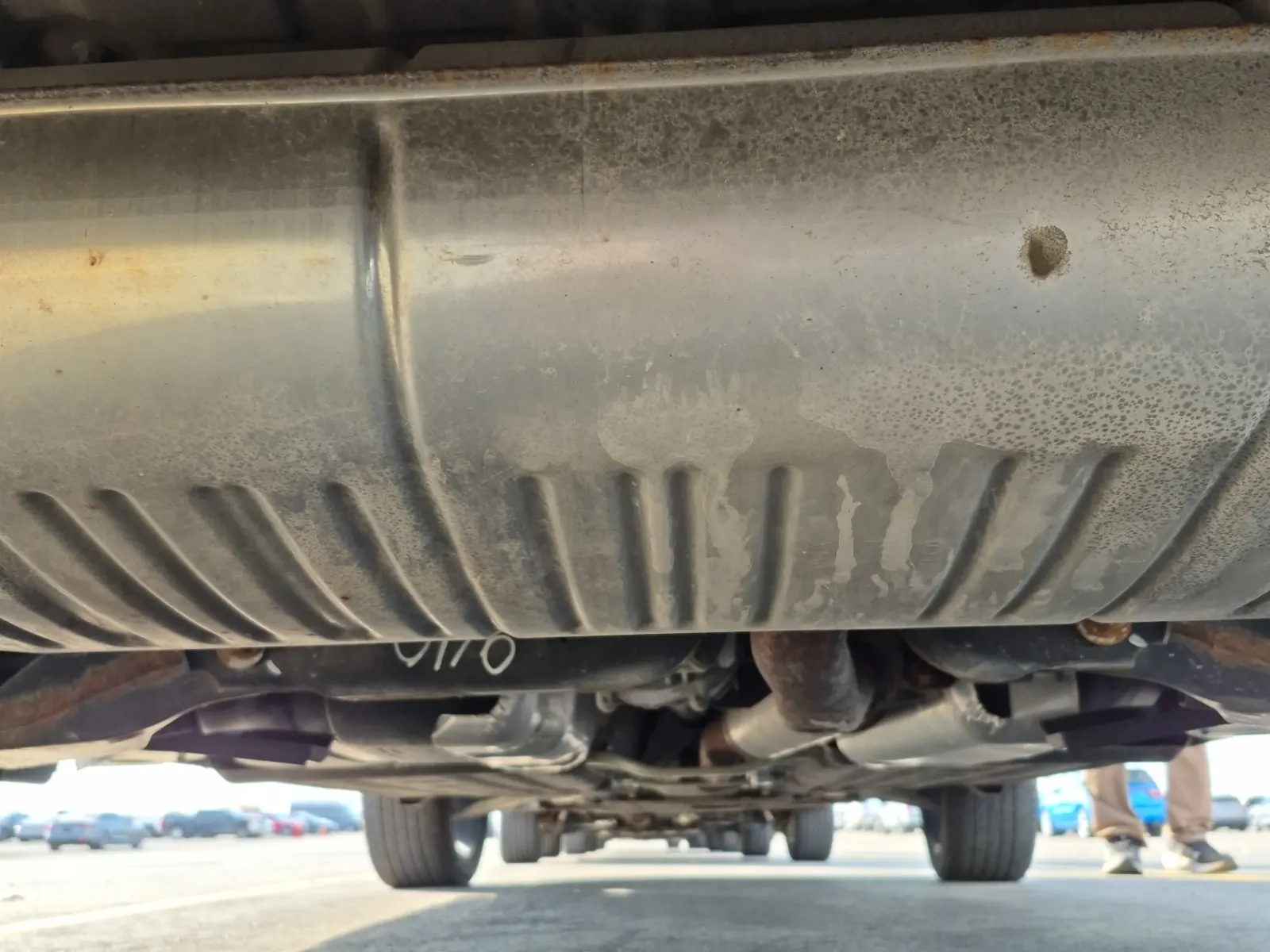 Undercarriage - Rear Photo
