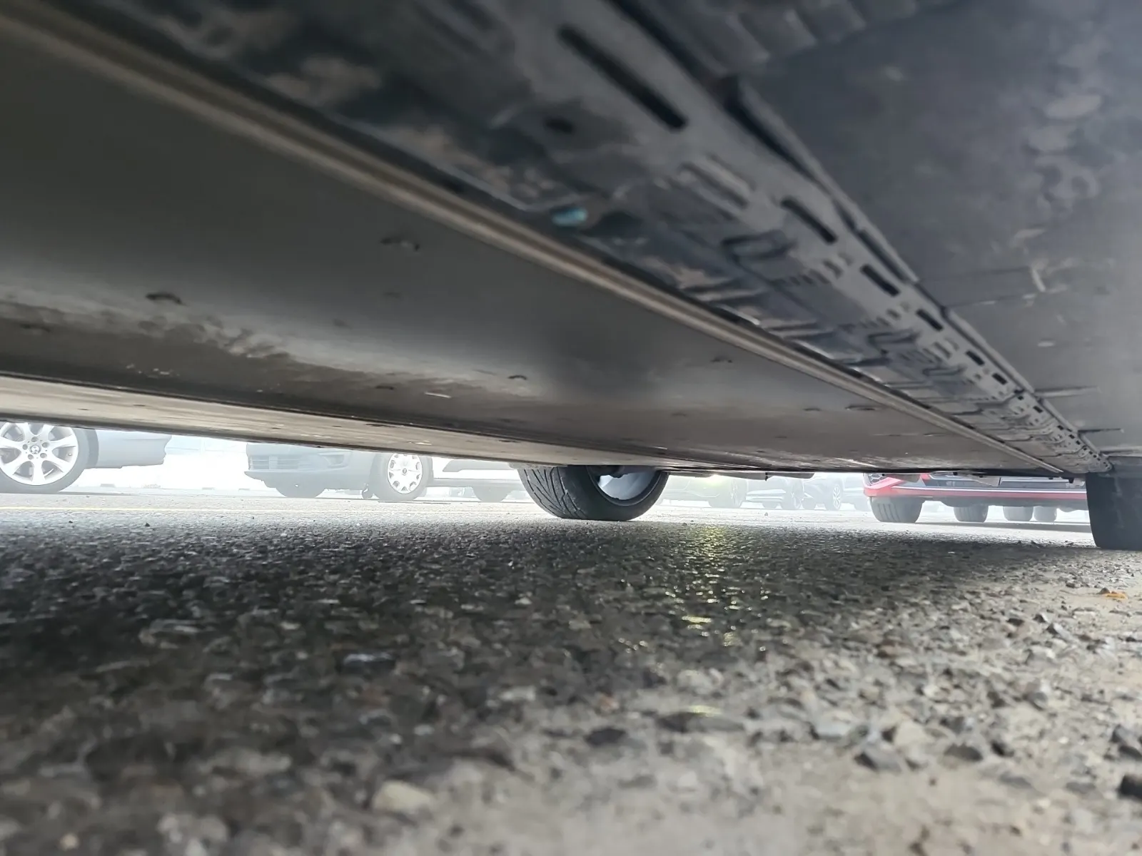 Undercarriage - Driver Photo