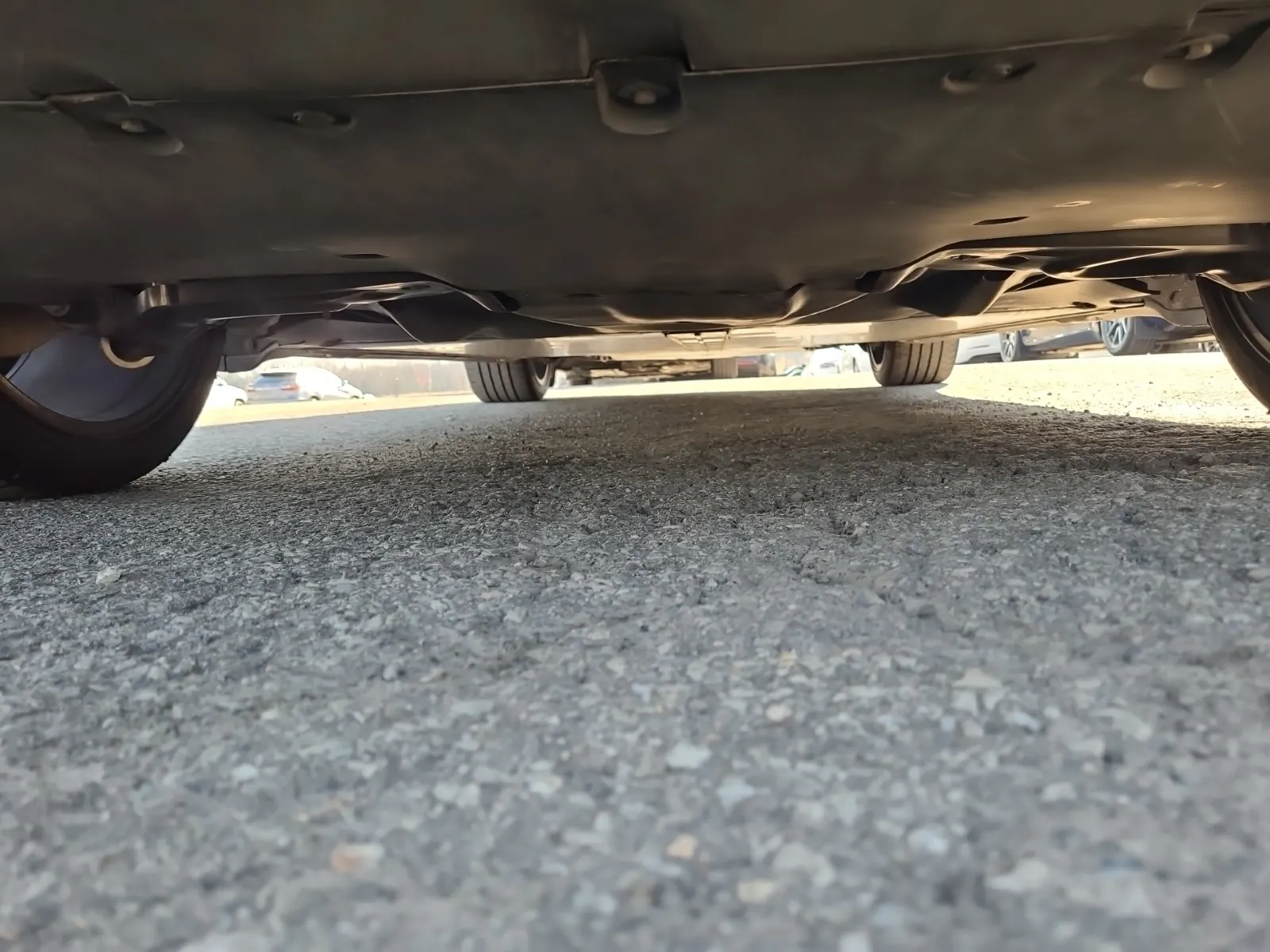 Undercarriage - Rear Photo