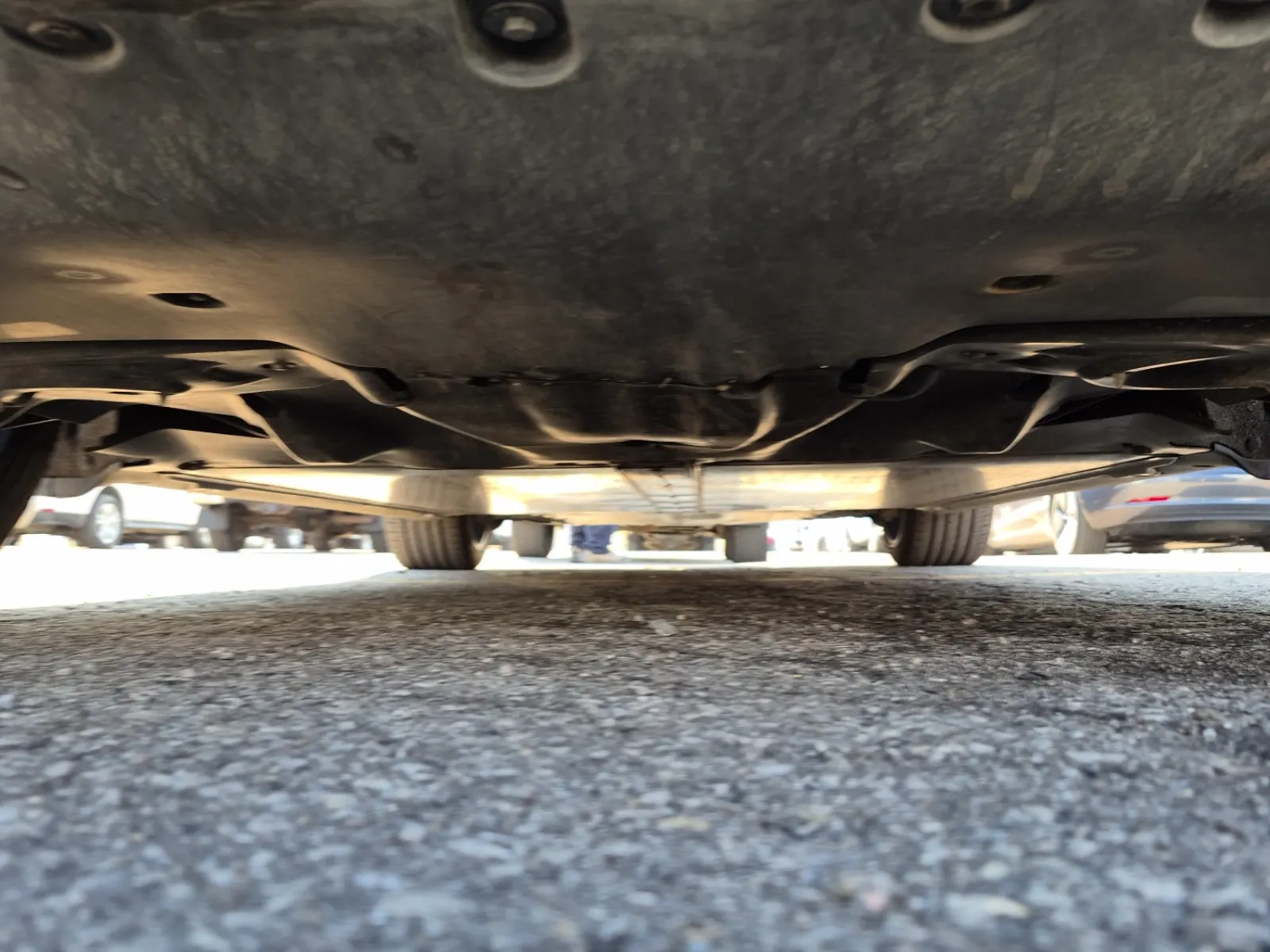 Undercarriage - Rear Photo