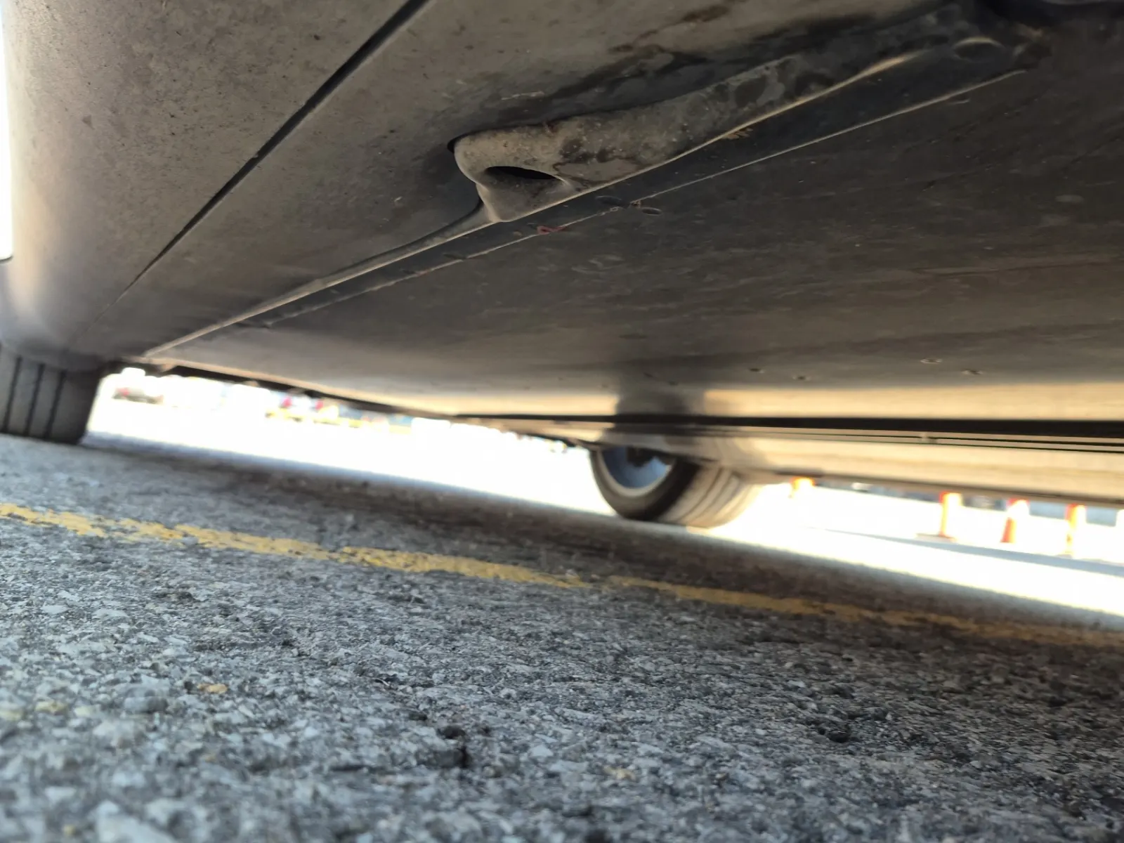 Undercarriage - Passenger Photo