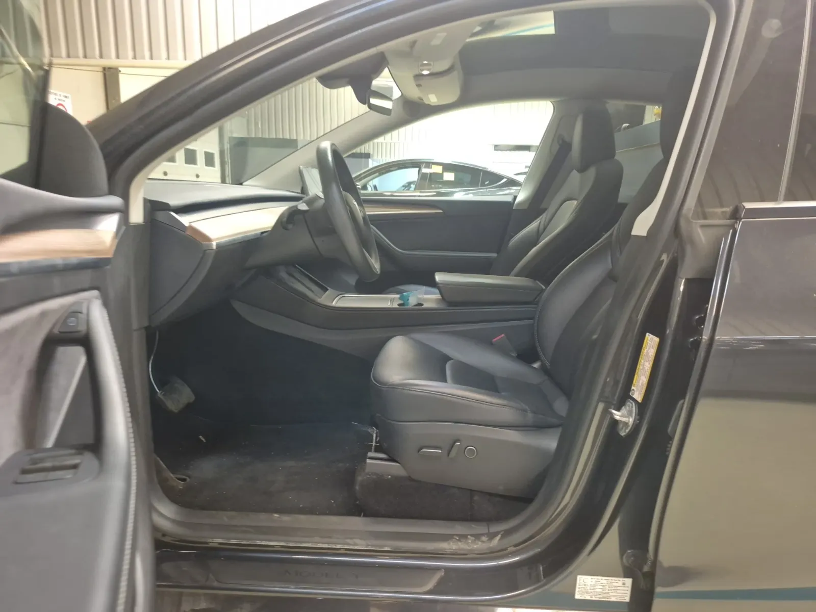 Front Interior Photo