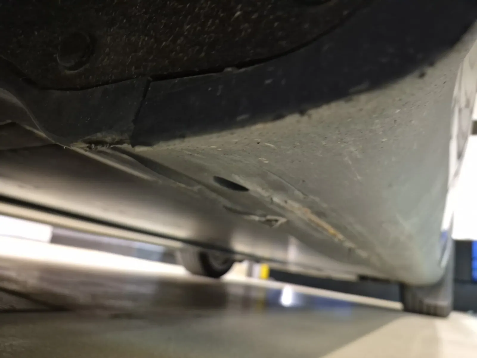 Undercarriage - Passenger Photo