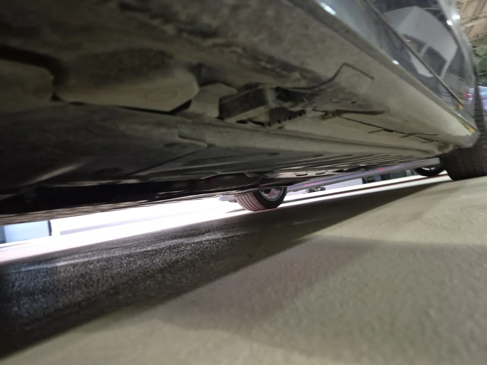 Undercarriage - Driver Photo
