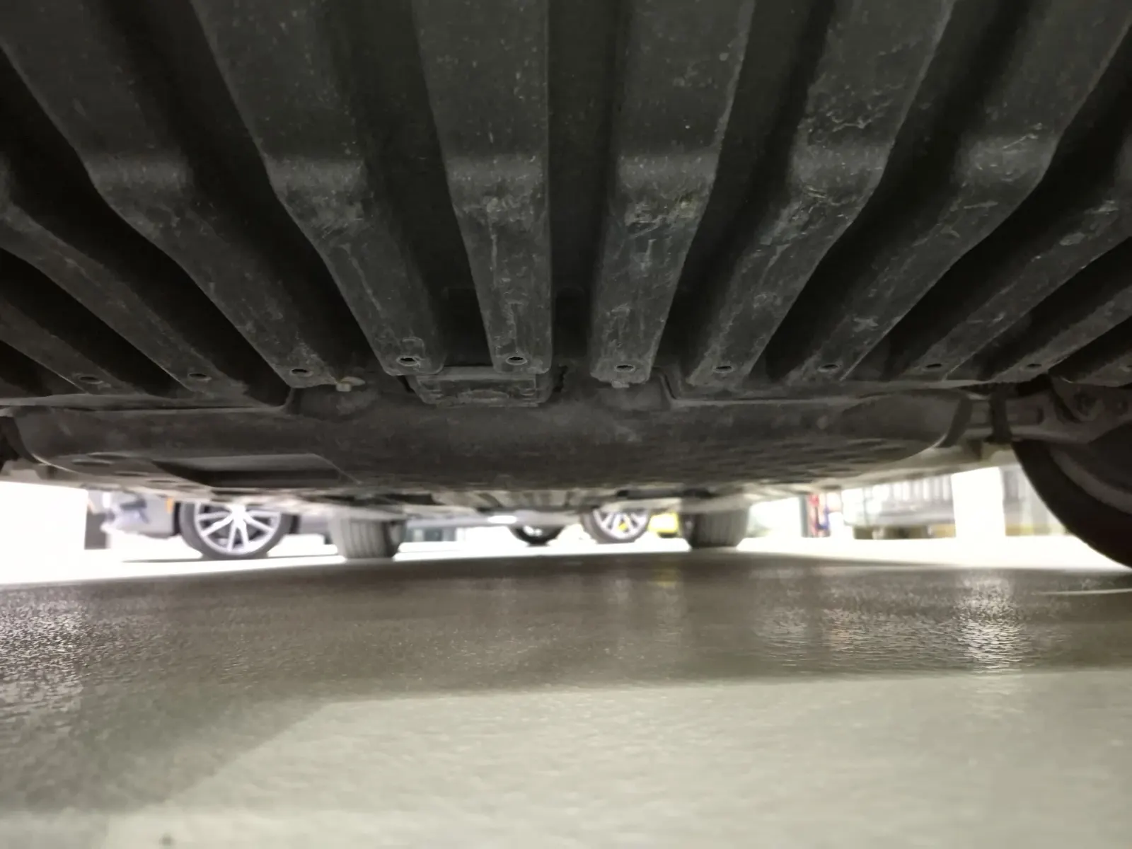 Undercarriage - Front Photo