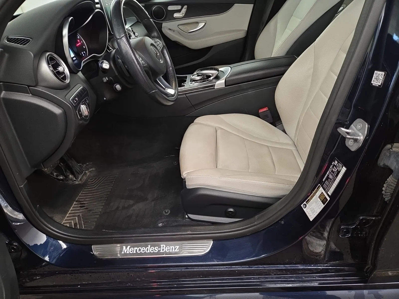 Front Interior Photo