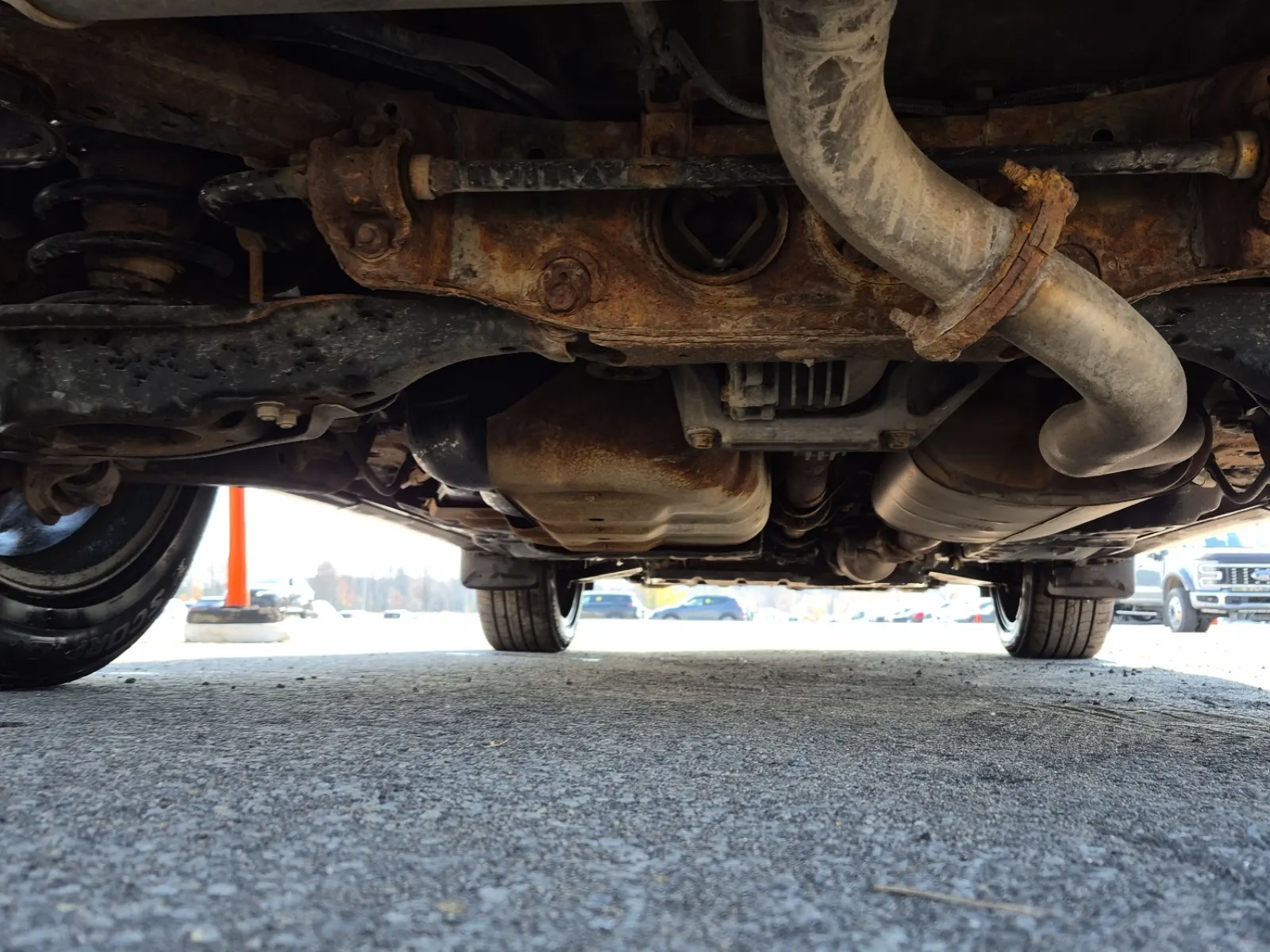 Undercarriage - Rear Photo