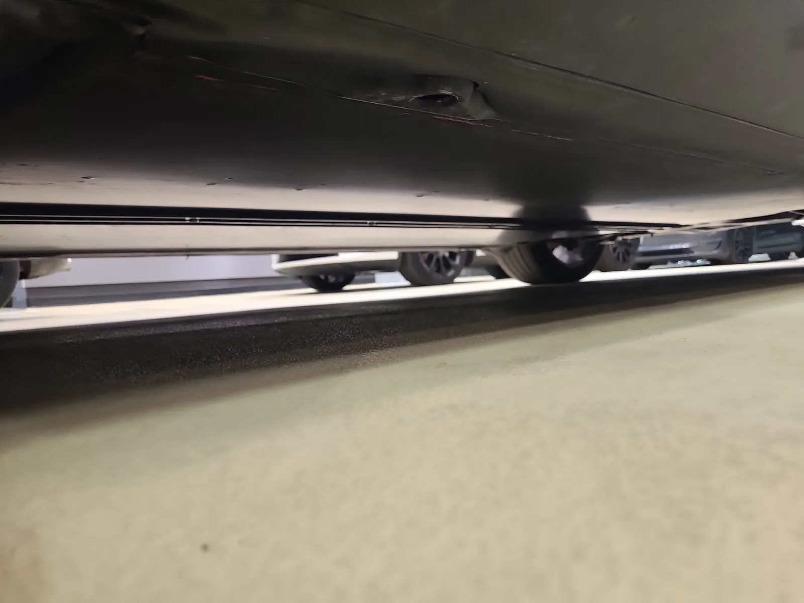 Undercarriage - Driver Photo