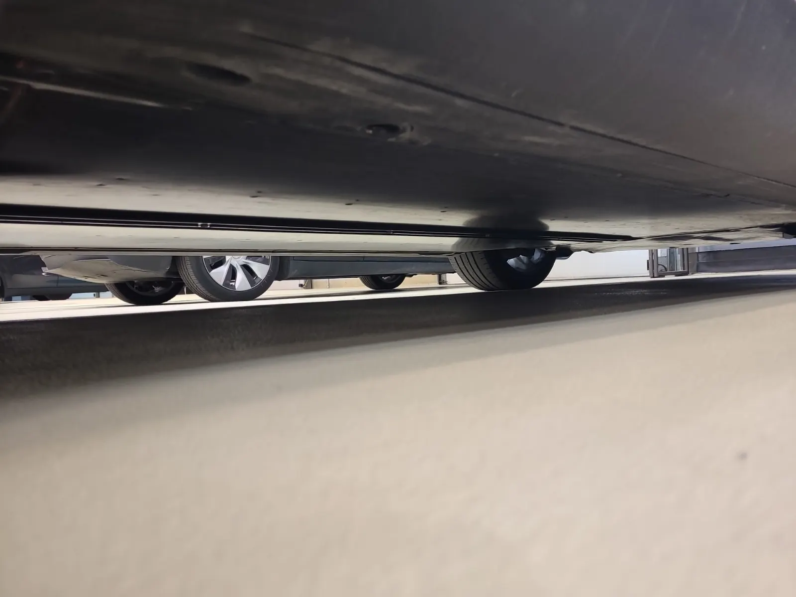 Undercarriage - Passenger Photo
