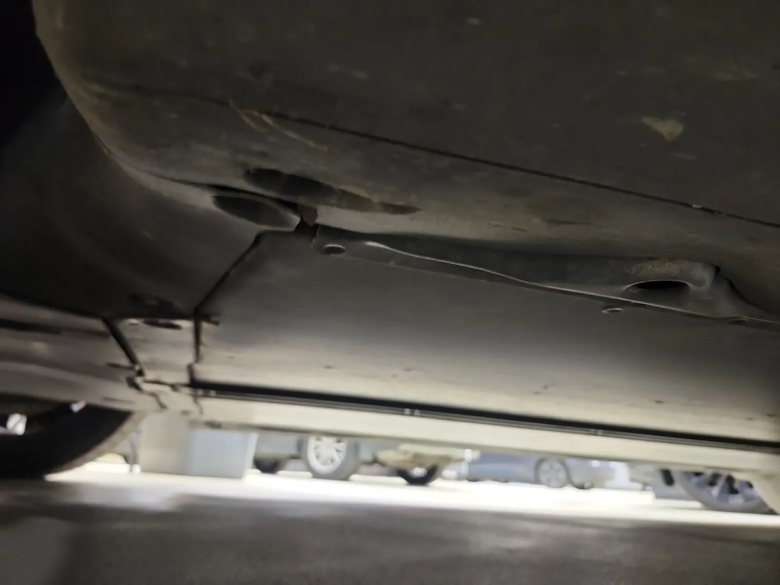 Undercarriage - Driver Photo