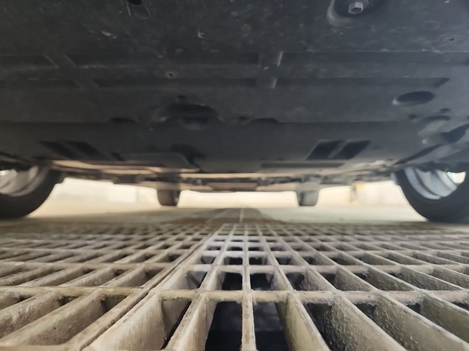Undercarriage - Front Photo