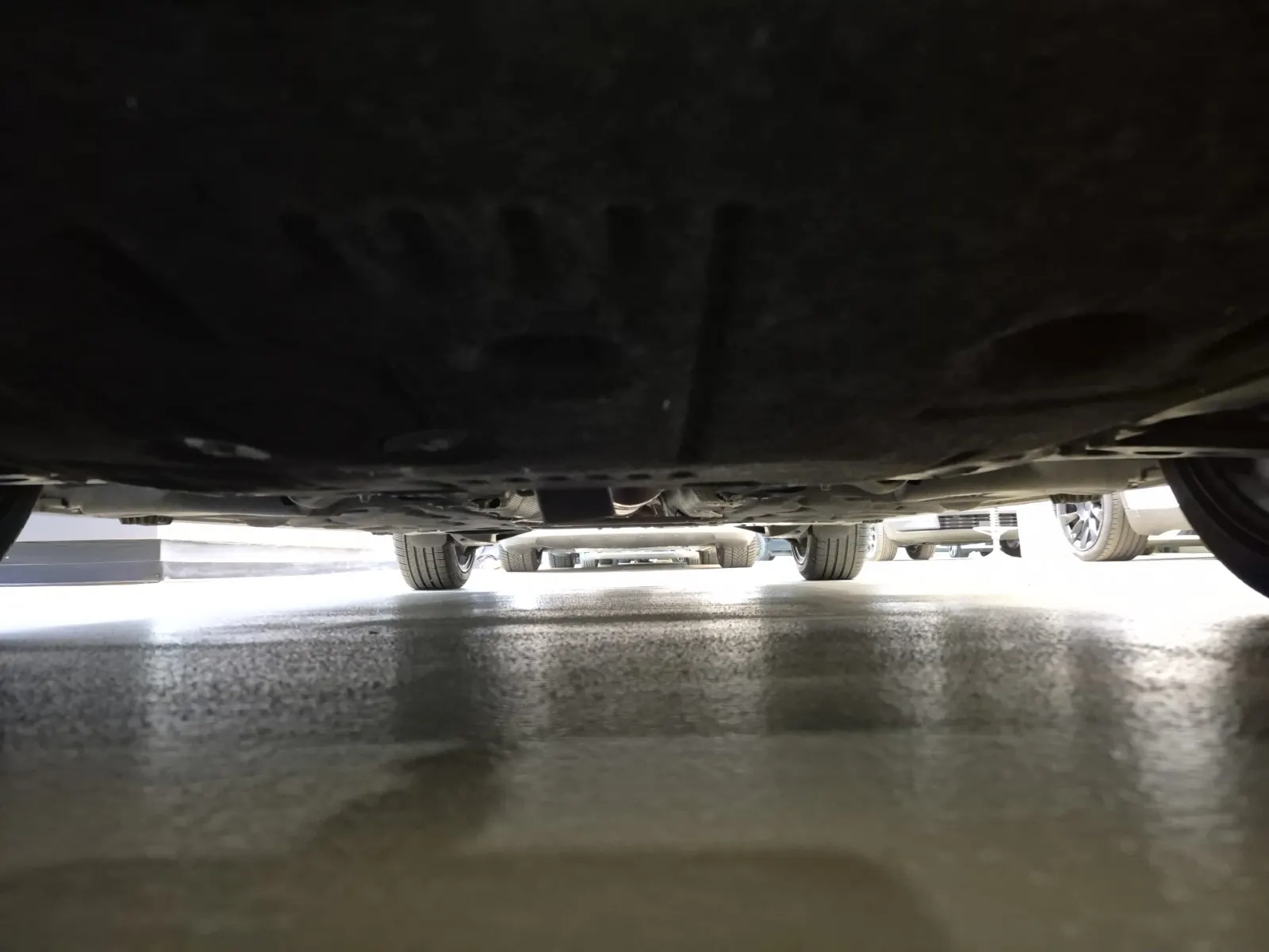 Undercarriage - Front Photo