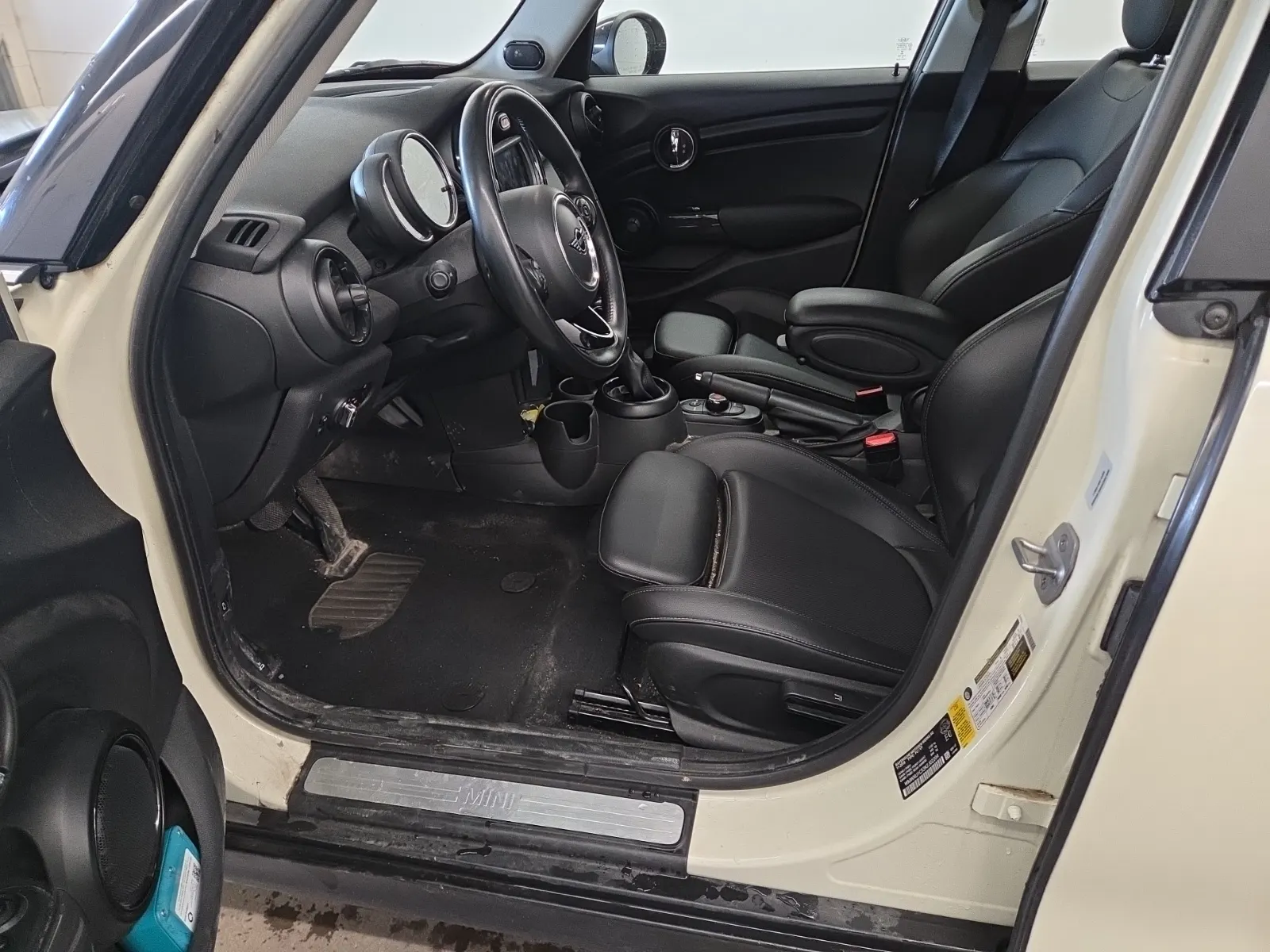 Front Interior Photo