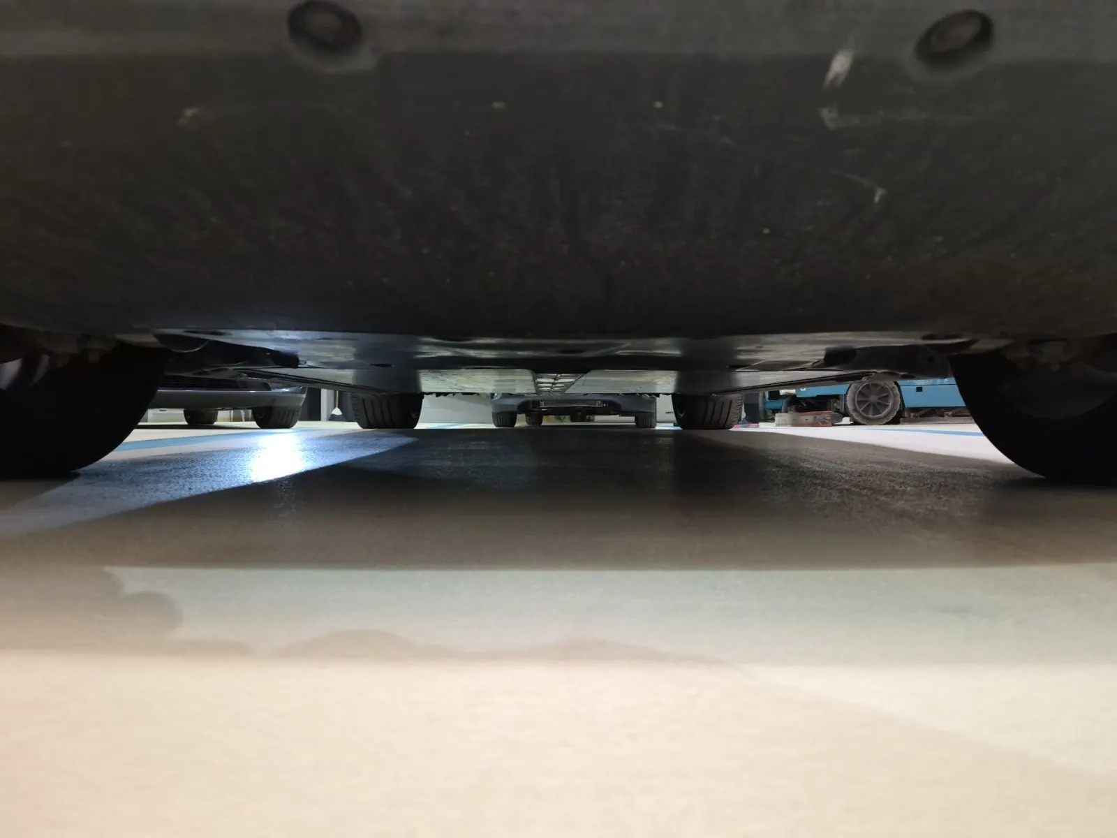 Undercarriage - Front Photo