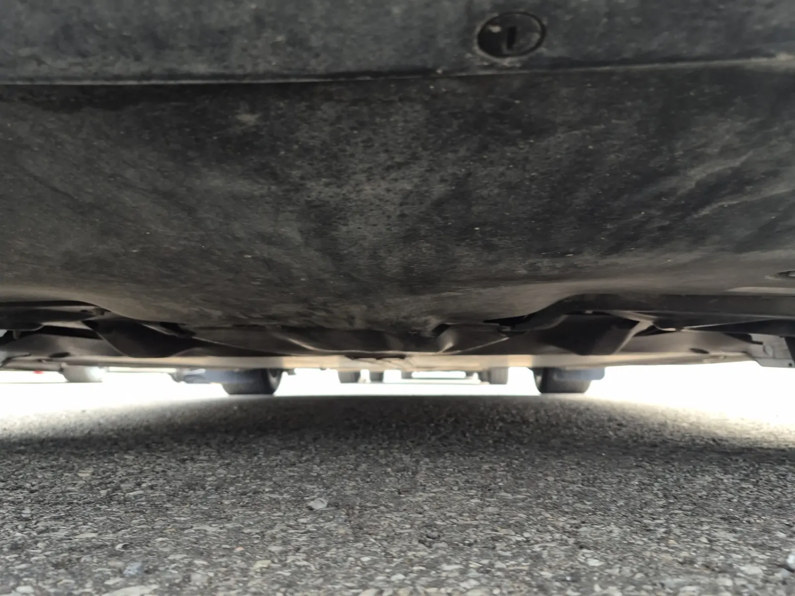 Undercarriage - Rear Photo