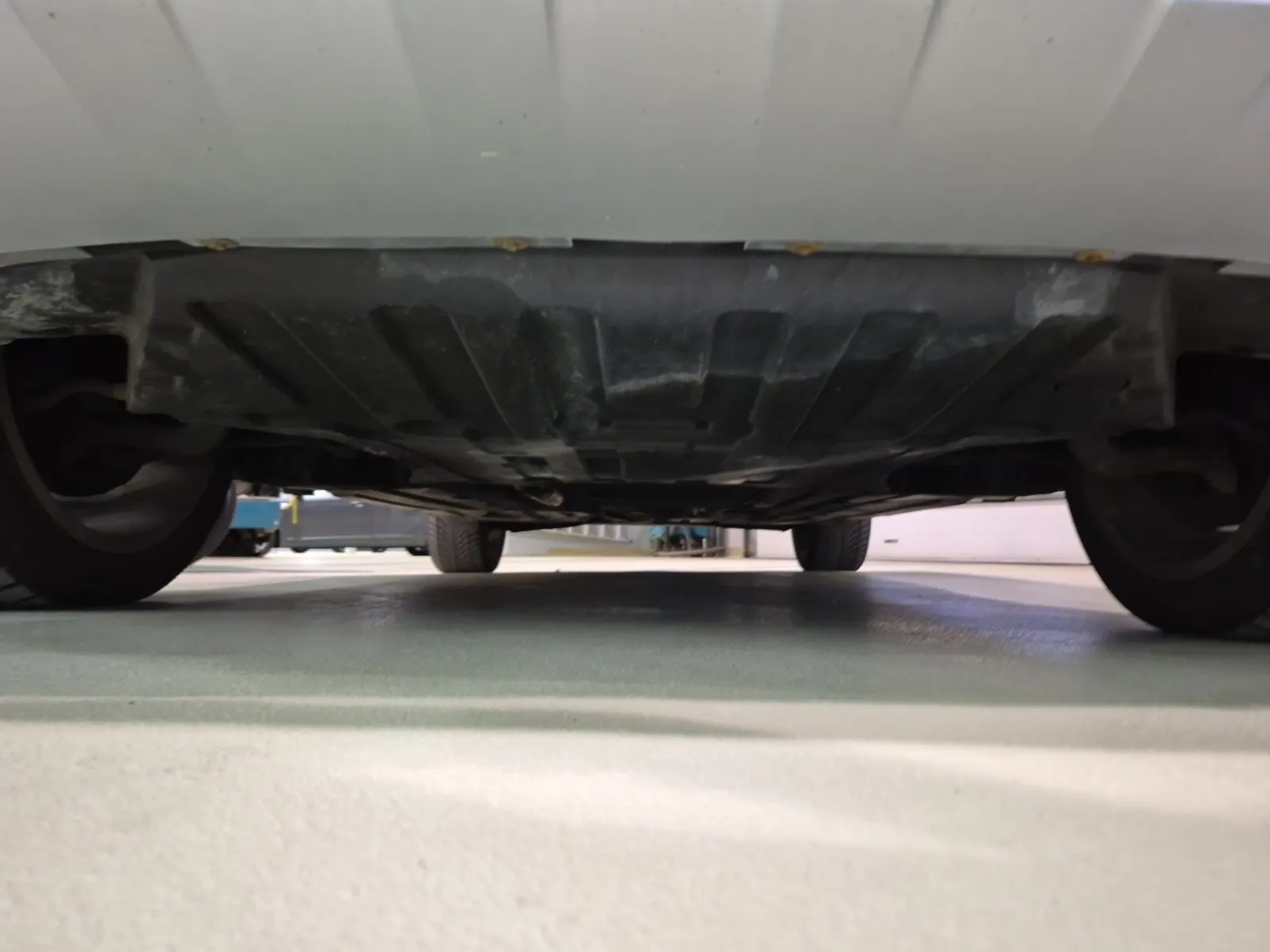 Undercarriage - Front Photo