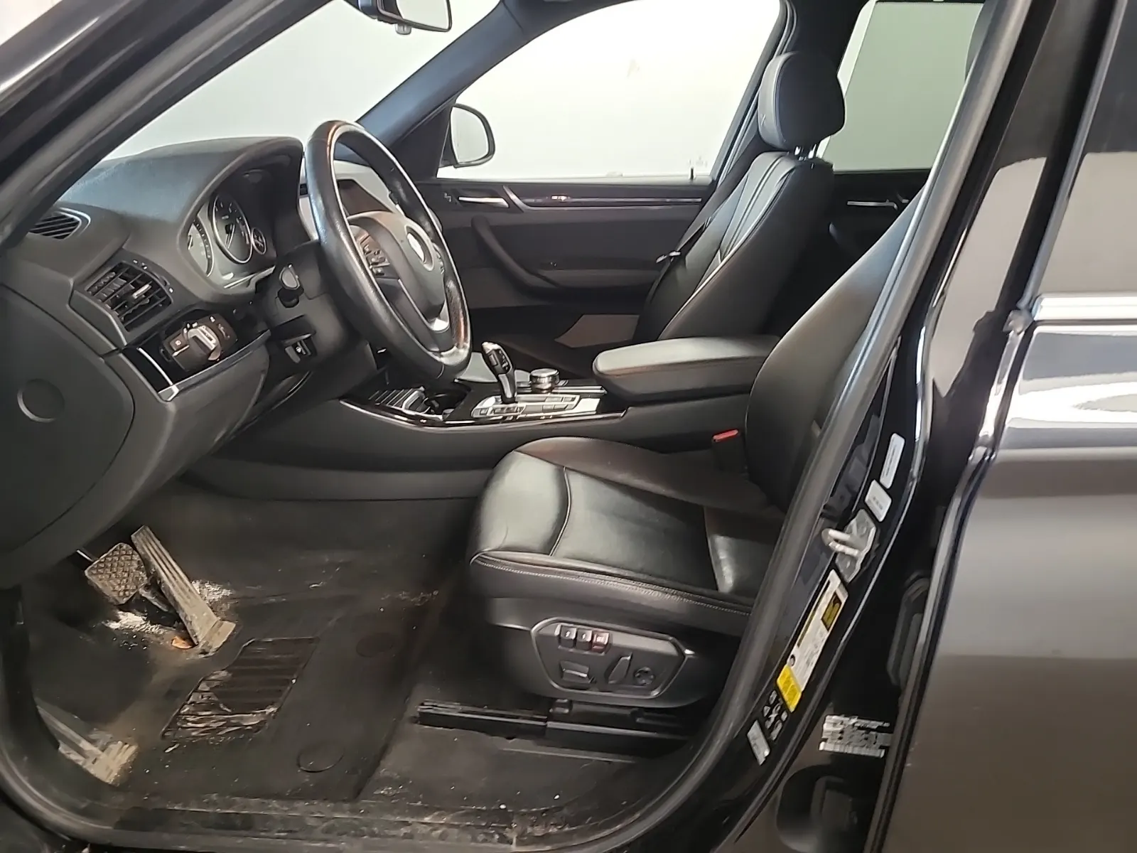 Front Interior Photo
