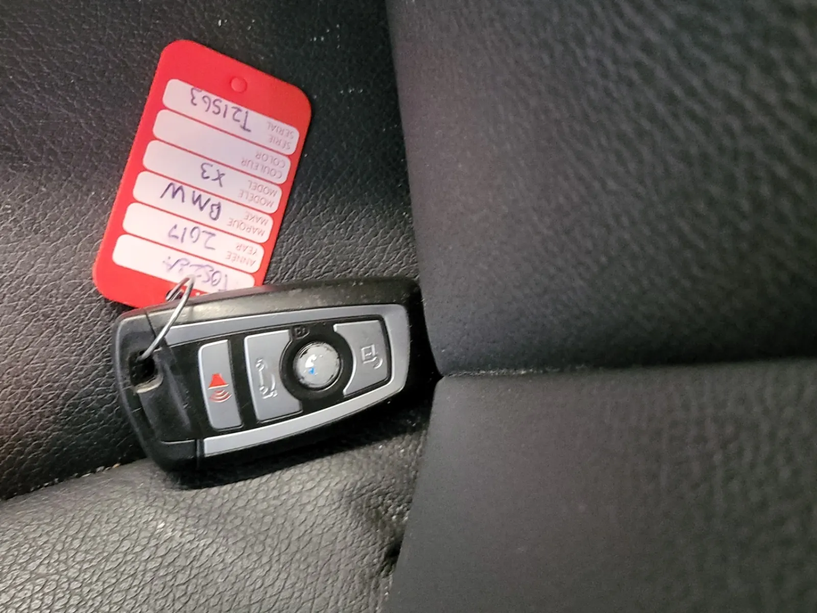 Keys/Fobs/Manual Photo