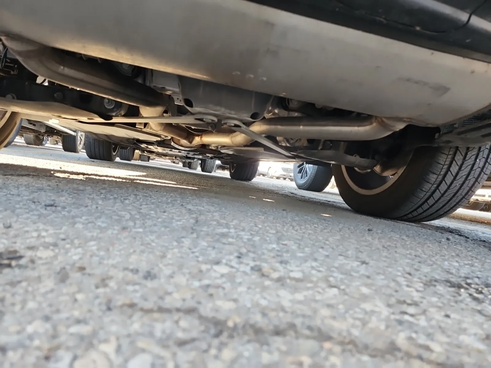 Undercarriage - Rear Photo