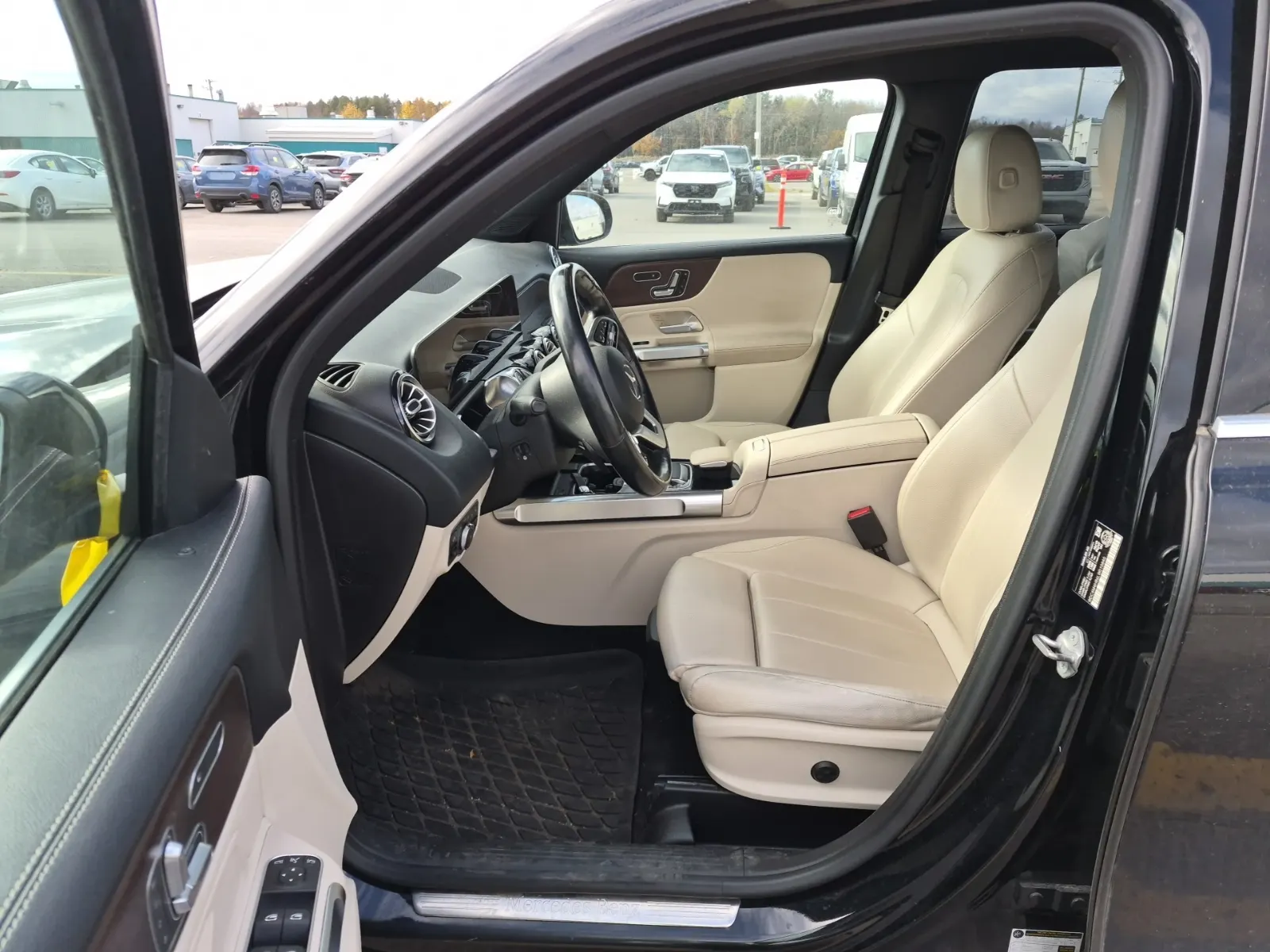 Front Interior Photo