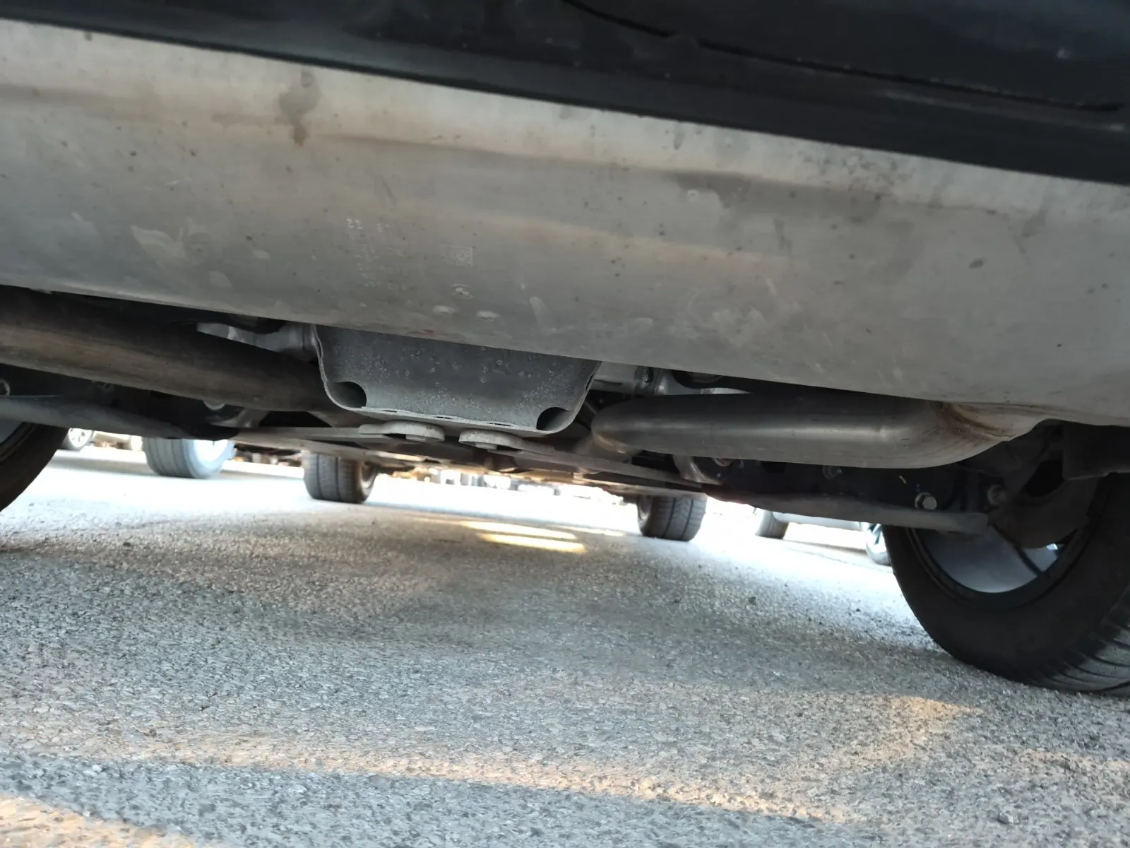 Undercarriage - Rear Photo