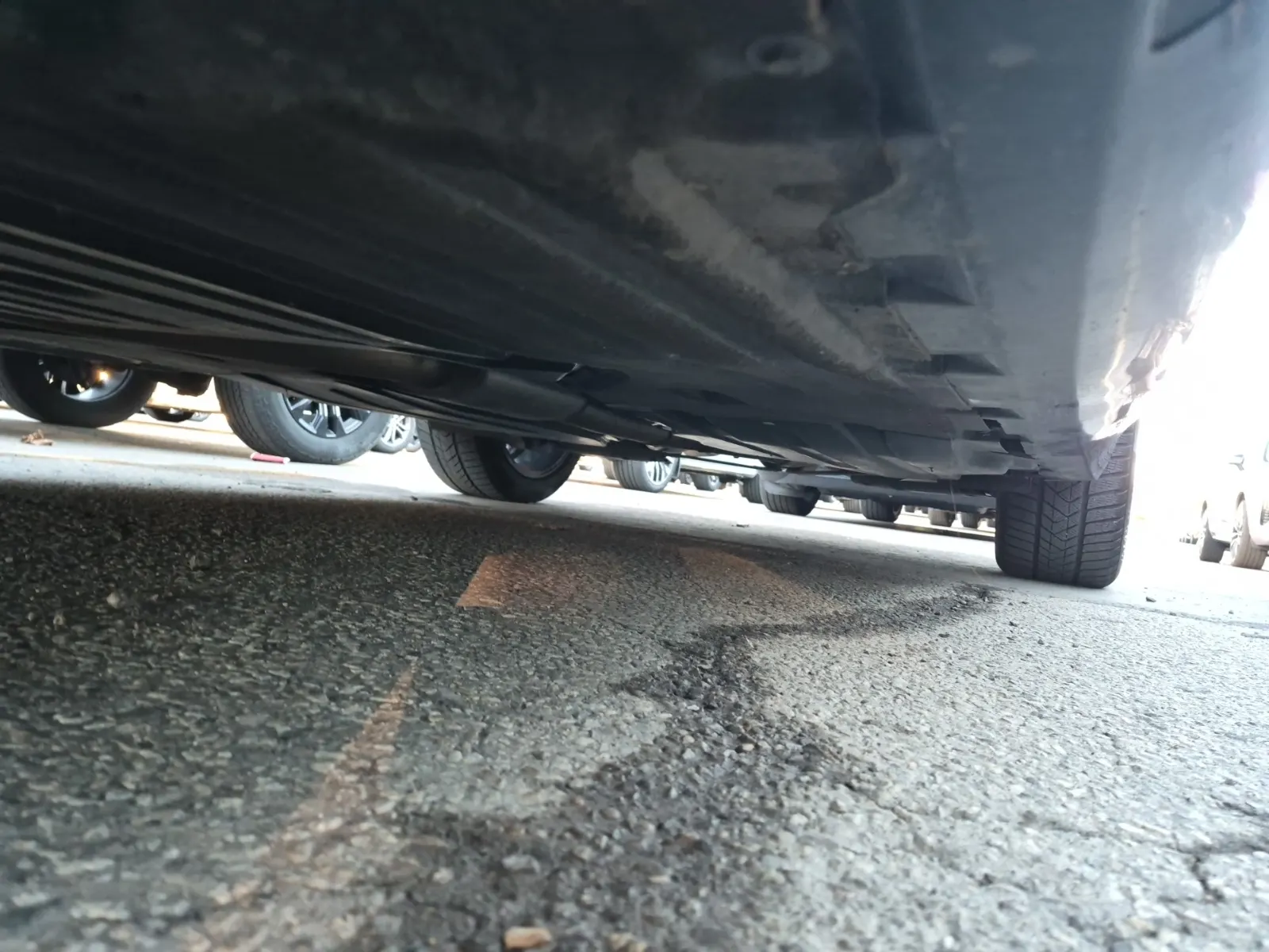 Undercarriage - Driver Photo