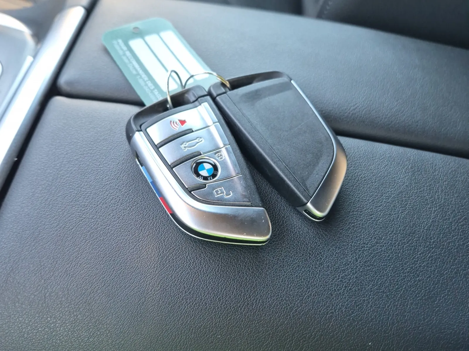 Keys/Fobs/Manual Photo