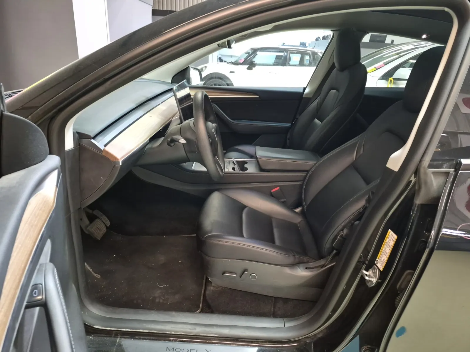 Front Interior Photo