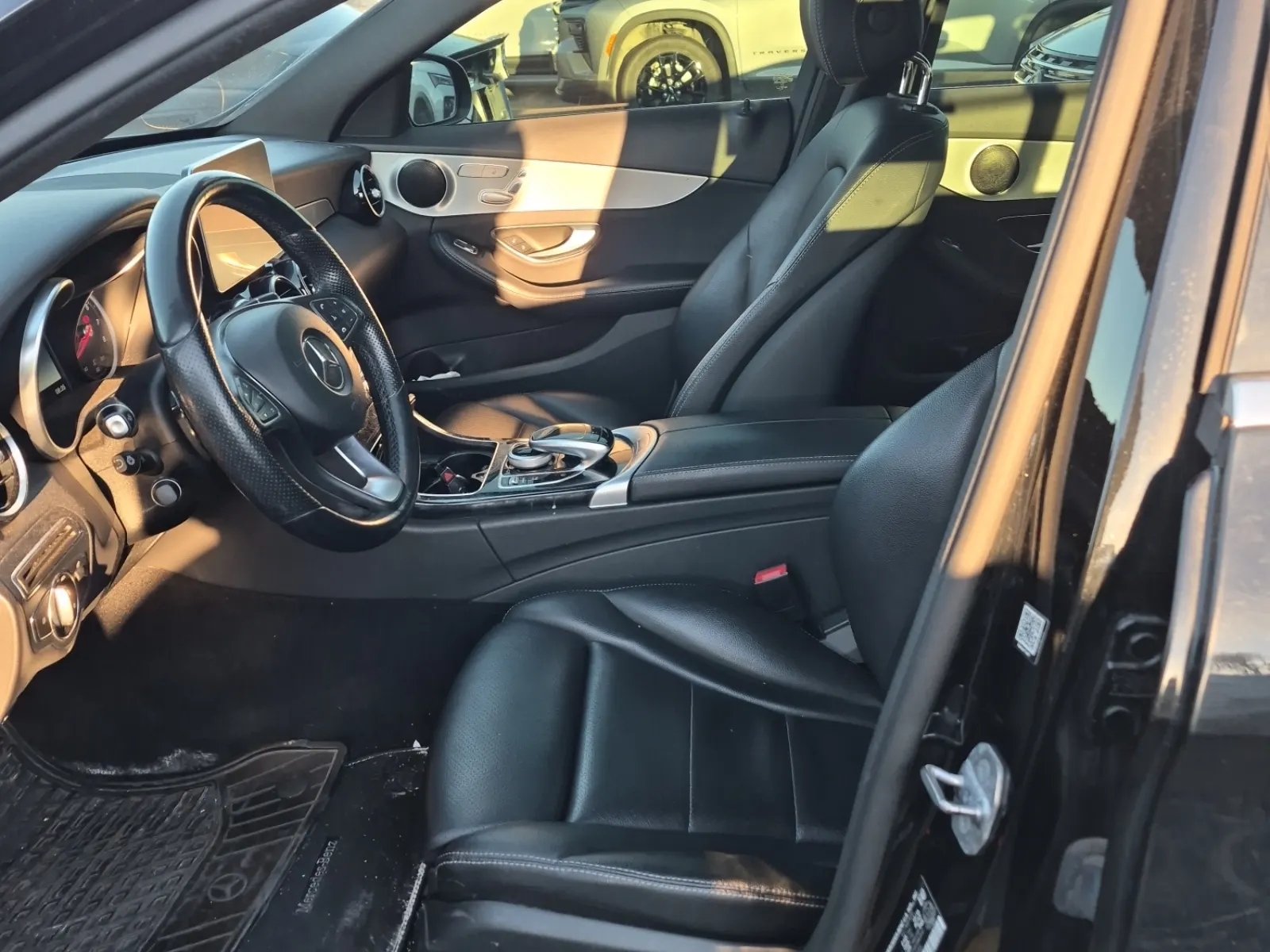 Front Interior Photo