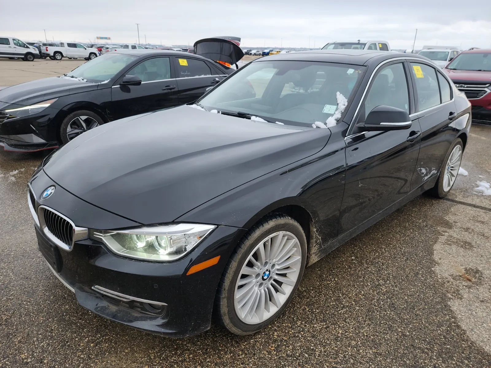 Front driver 3/4 photo