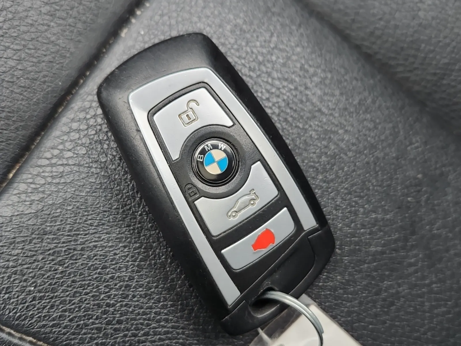 Keys/Fobs/Manual Photo