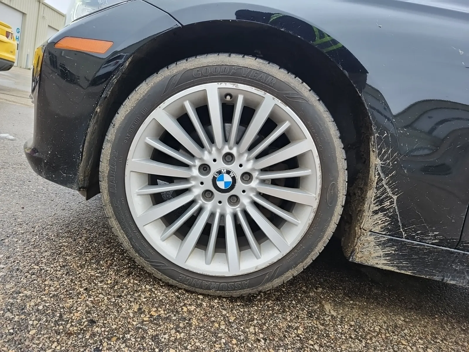 Front driver wheel/tire photo