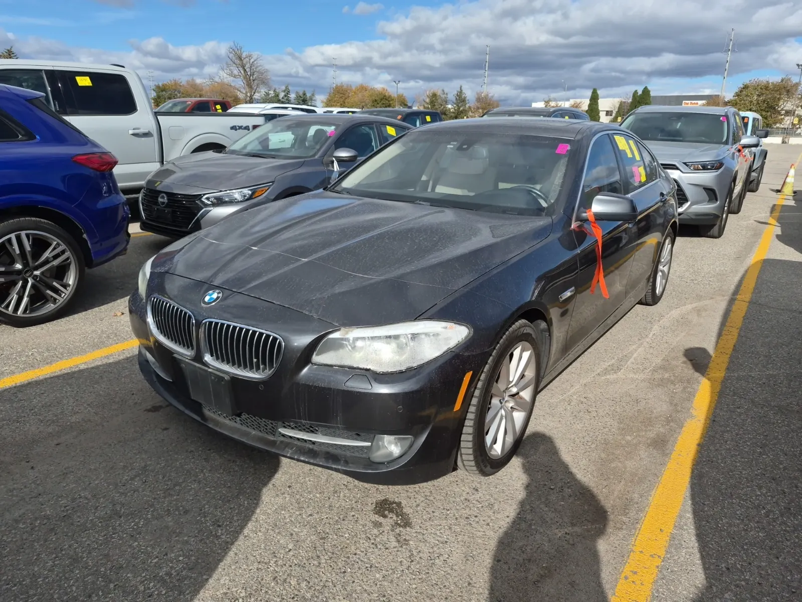 Front driver 3/4 photo