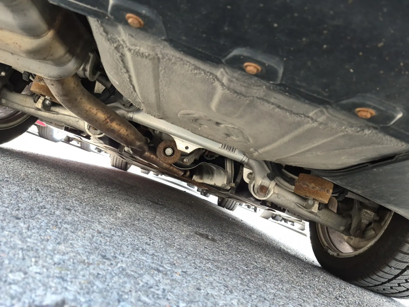 Undercarriage - Rear Photo