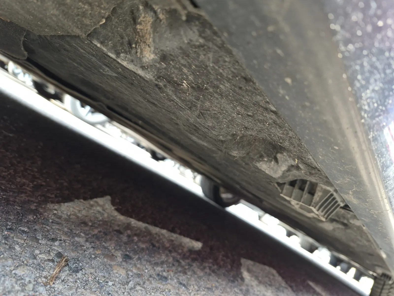 Undercarriage - Driver Photo