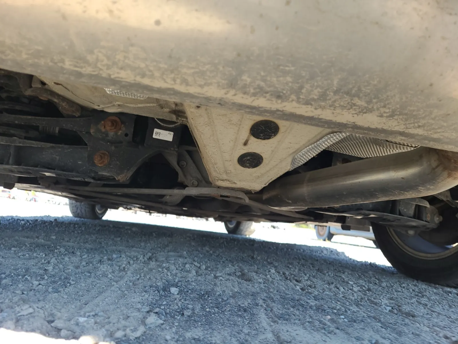 Undercarriage - Rear Photo