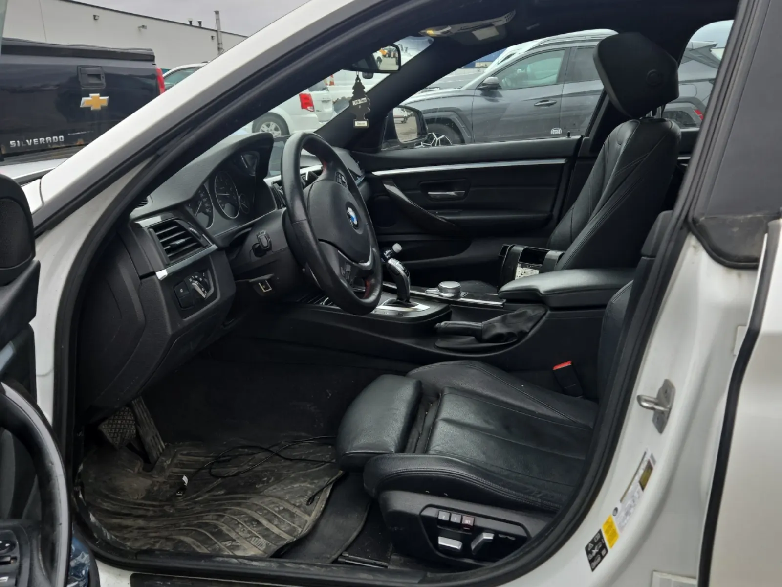 Front Interior Photo