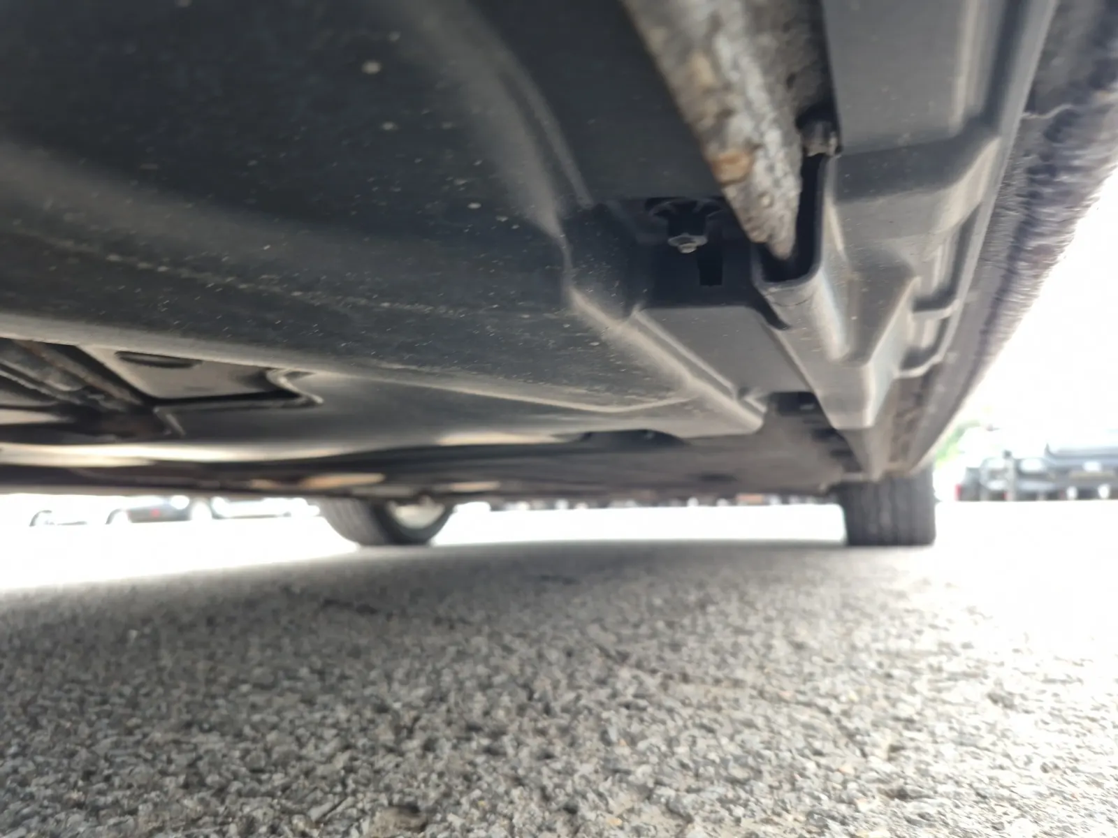 Undercarriage - Passenger Photo