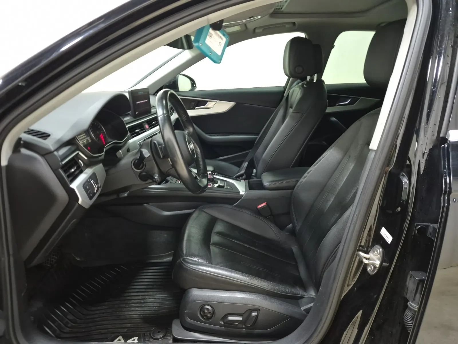 Front Interior Photo