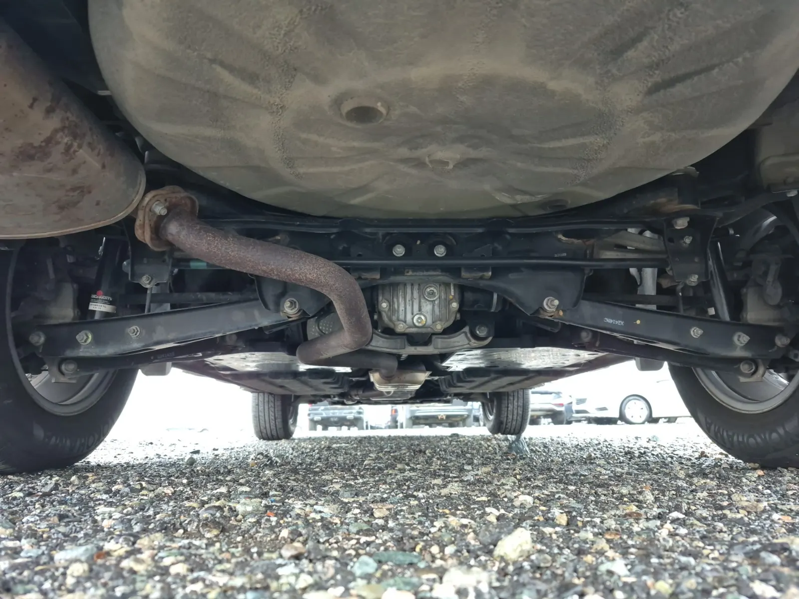 Undercarriage - Rear Photo
