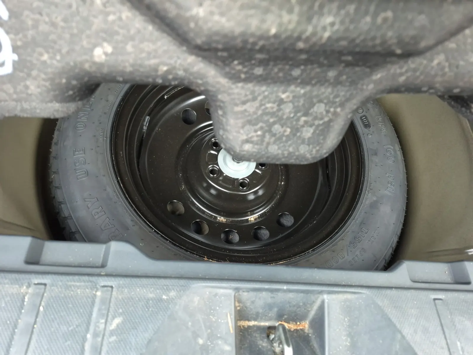 Spare Tire & Wheel Photo