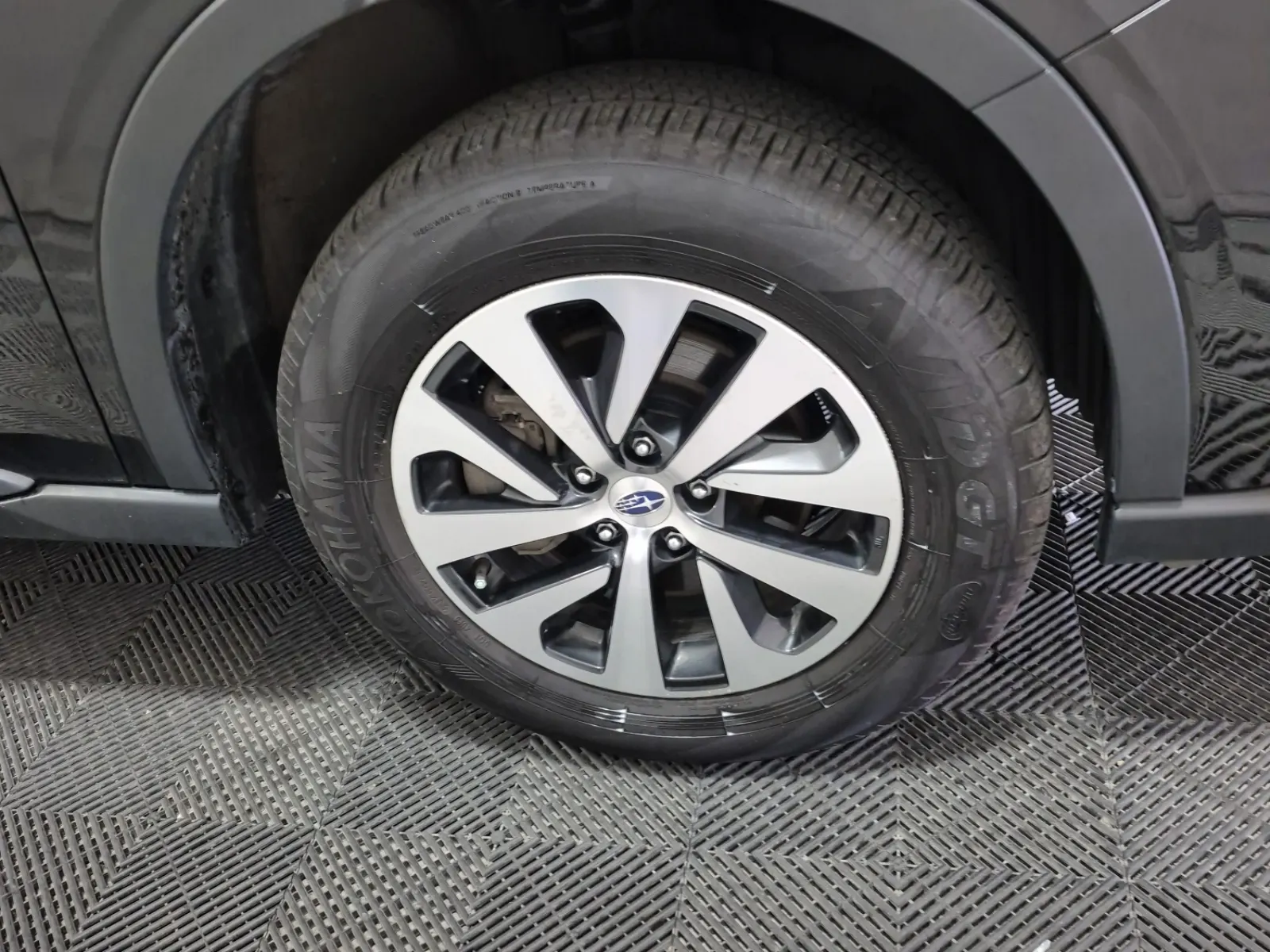Right Front Wheel/Tire Photo