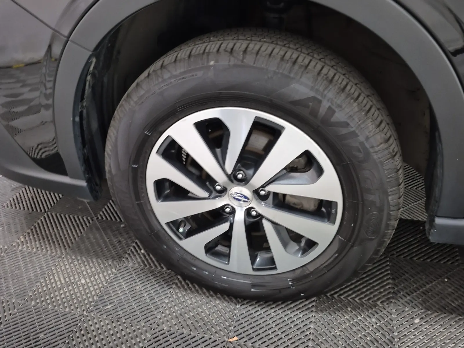 Front driver wheel/tire photo