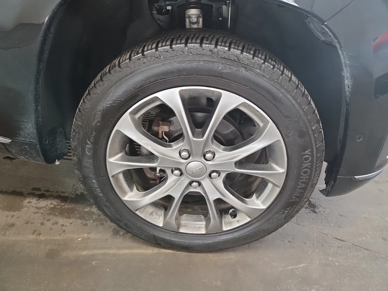Right Front Wheel/Tire Photo