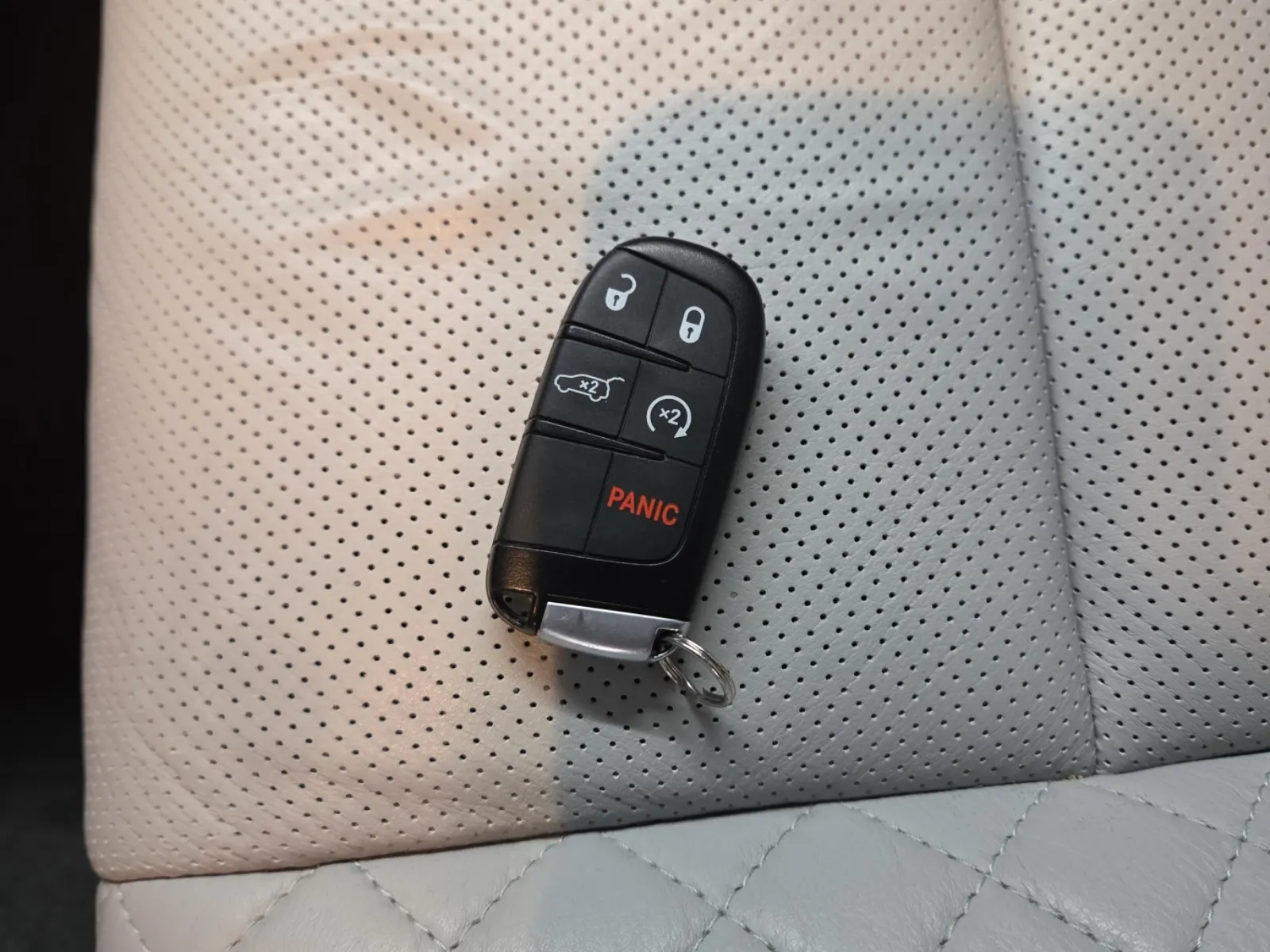Keys/Fobs/Manual Photo