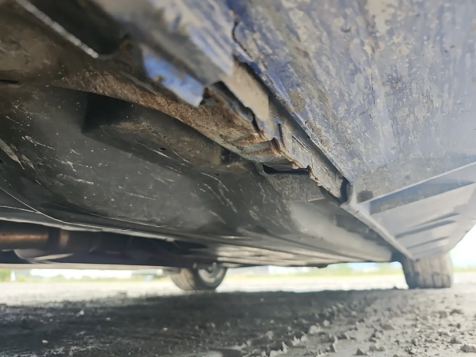 Undercarriage - Driver Photo